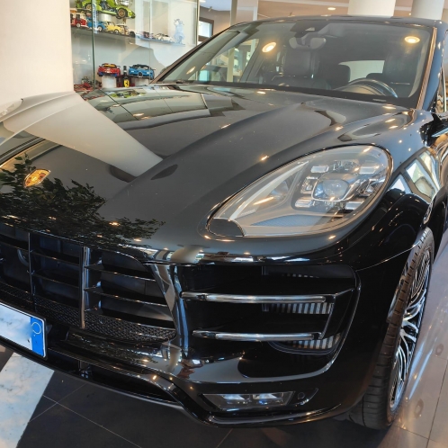 Luxury cars Italy