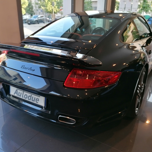 Luxury cars Italy